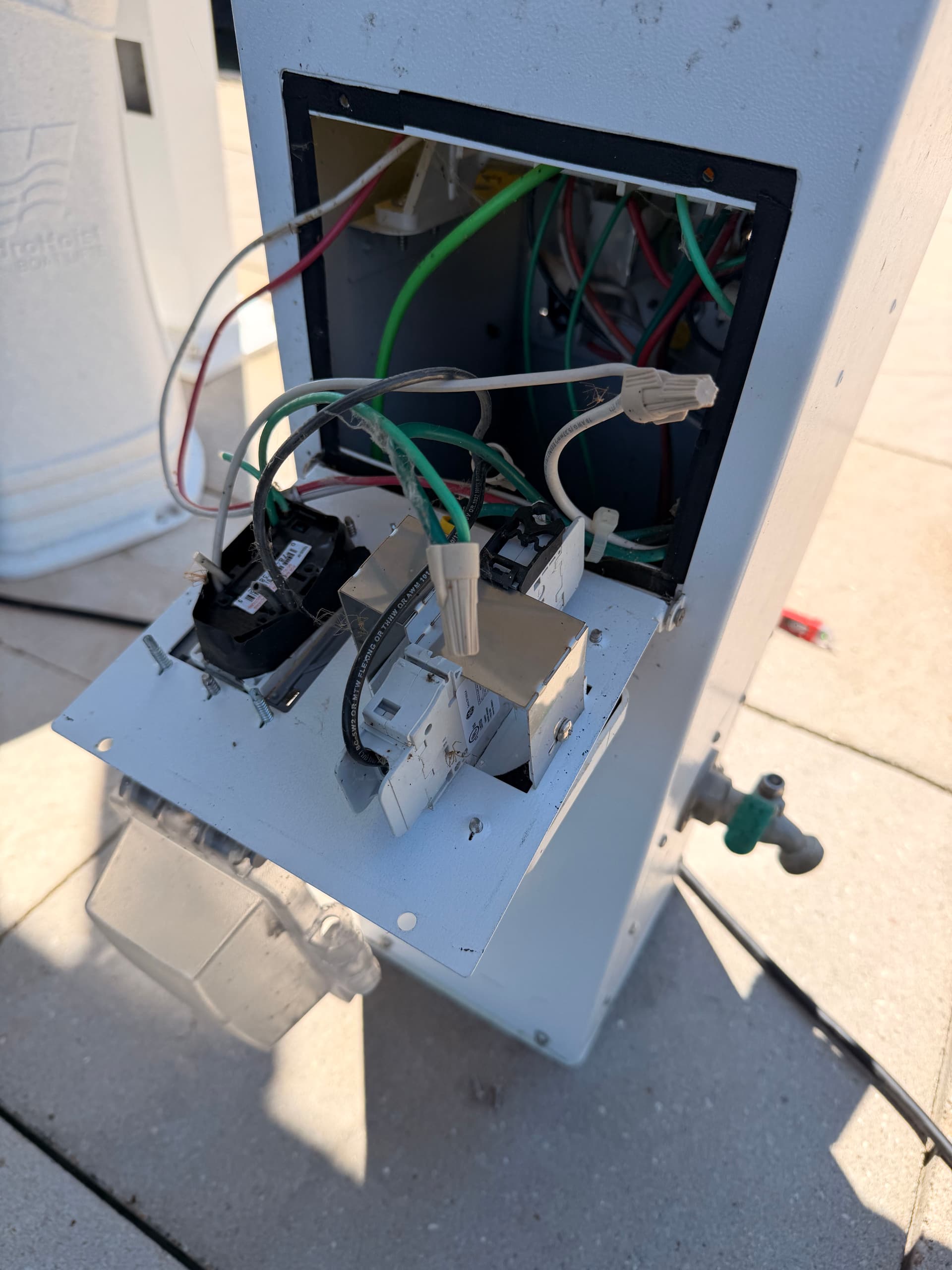 Gallery photos for Boat Dock Lift and Plug Power Repair Done Right: Image #8