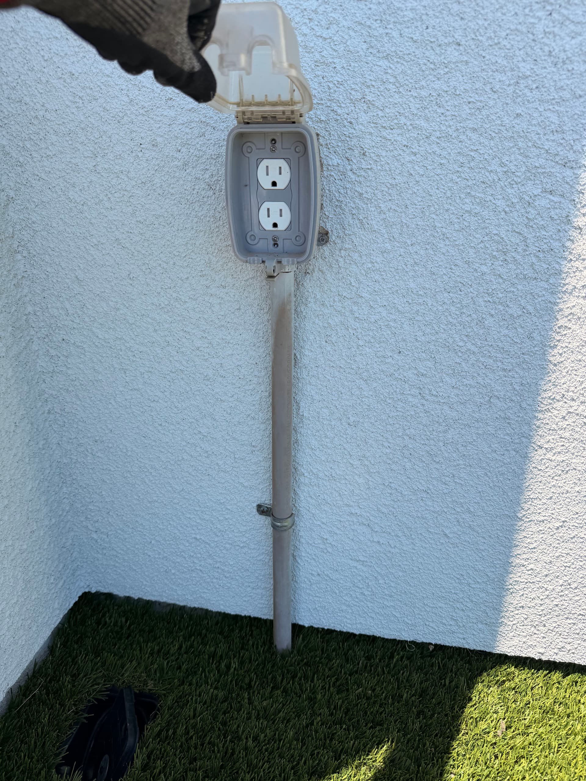 Gallery photos for Boat Dock Lift and Plug Power Repair Done Right: Image #3