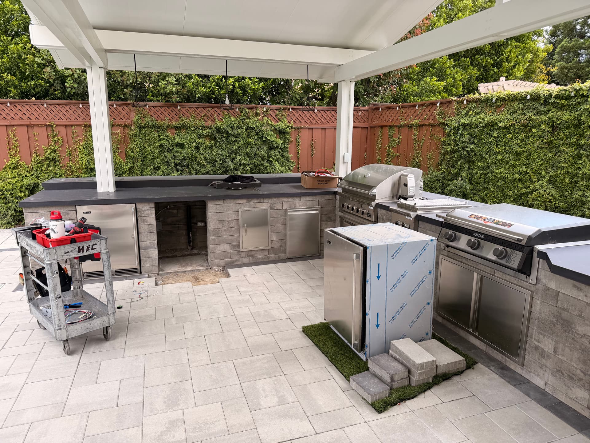 Gallery photos for Full Electrical Hookup for an Outdoor Kitchen and Patio: Image #4