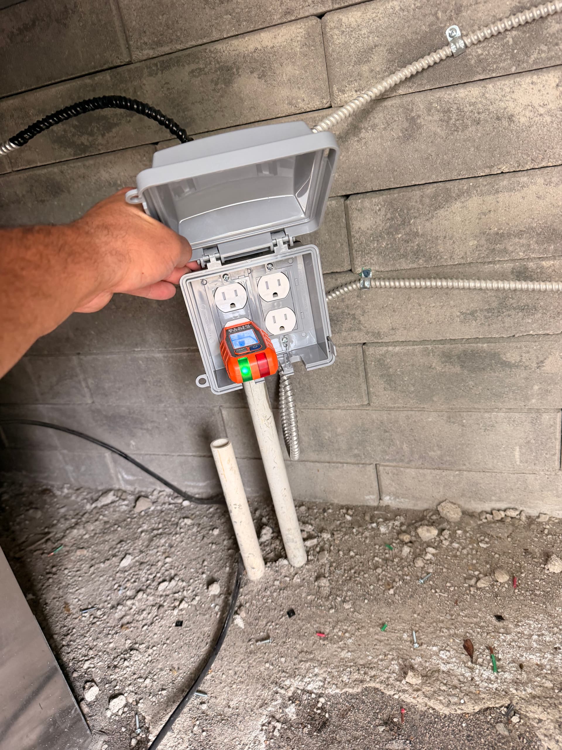 Gallery photos for Full Electrical Hookup for an Outdoor Kitchen and Patio: Image #3