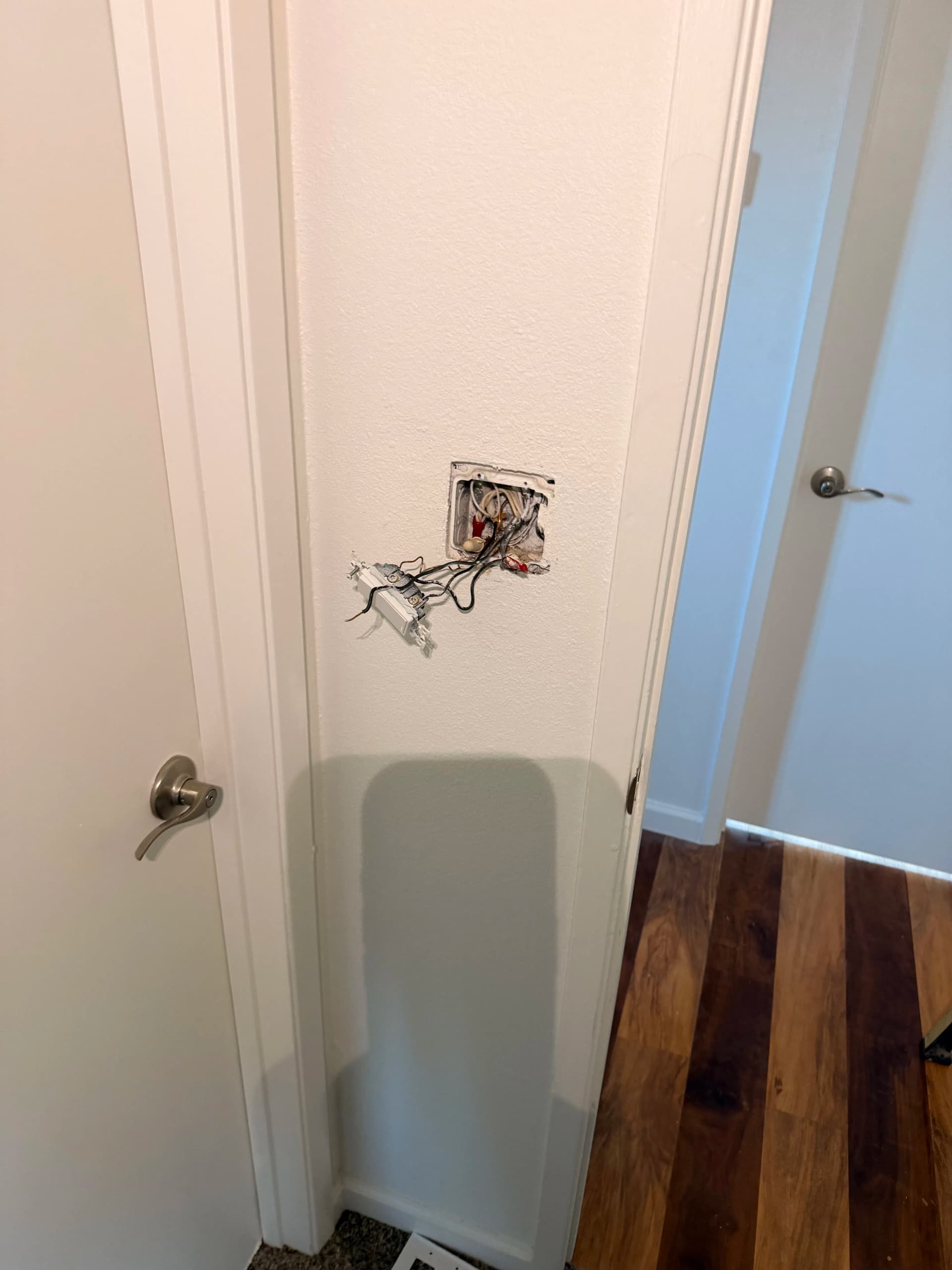 Gallery photos for Light Fixture Troubleshooting That Actually Finds the Problem: Image #4