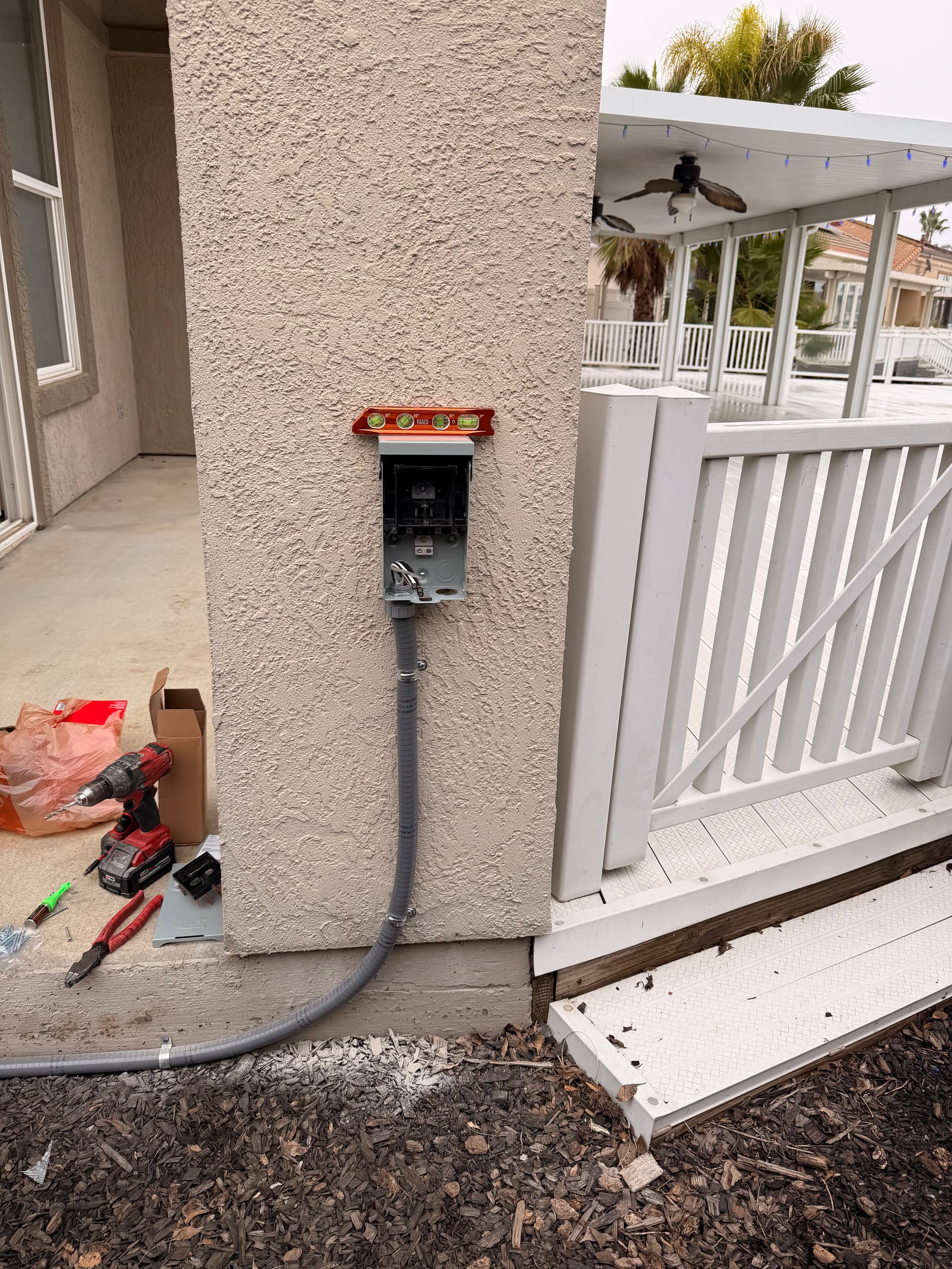 Gallery photos for Hamilton Electric Spa Disconnect Installation: Image #3