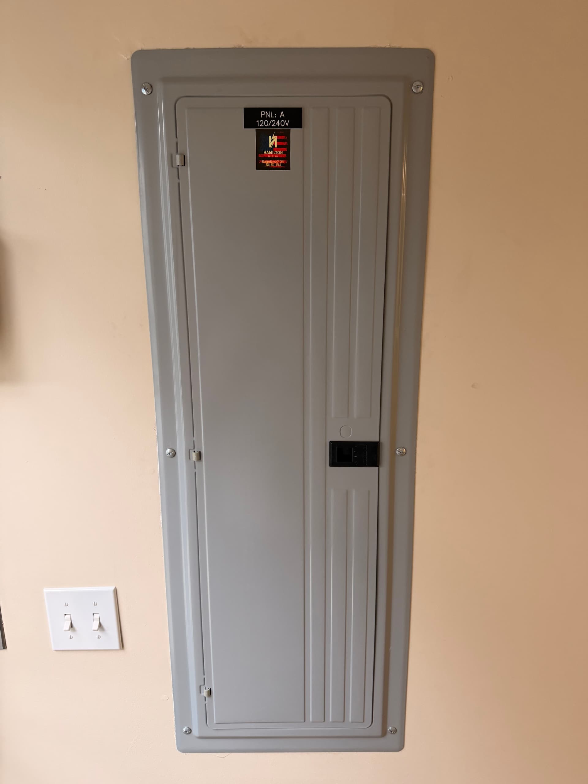 Gallery photos for Expert Receptacle Troubleshooting and Electrical Panel Upgrade: Image #3