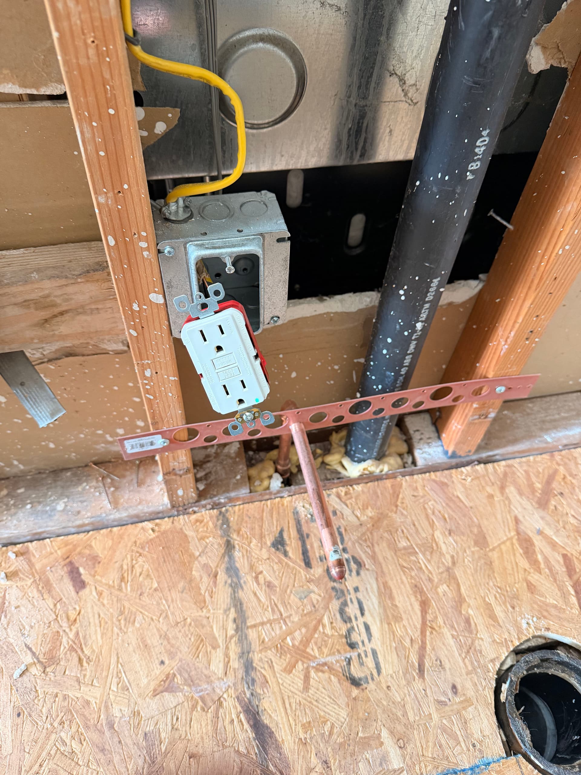 Gallery photos for Electrical Precision in Renovation and Bathroom Update: Image #4