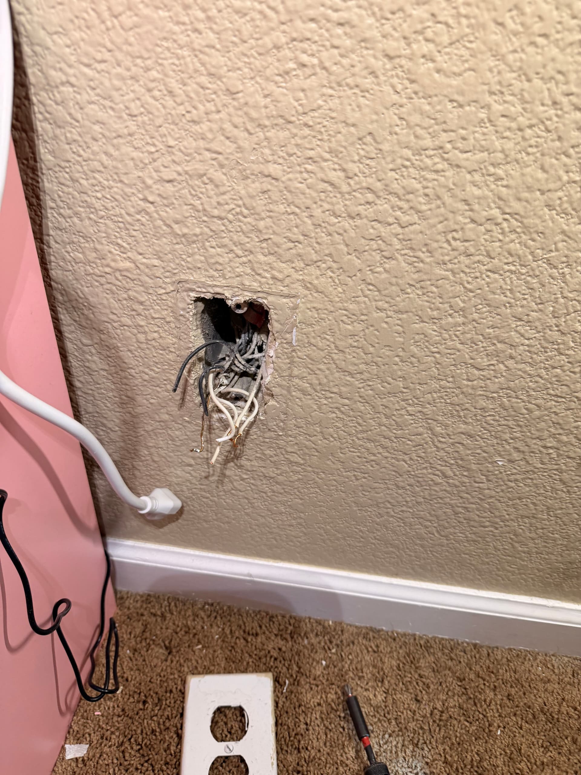 Gallery photos for Expert Electric Outlet Installation: Image #1