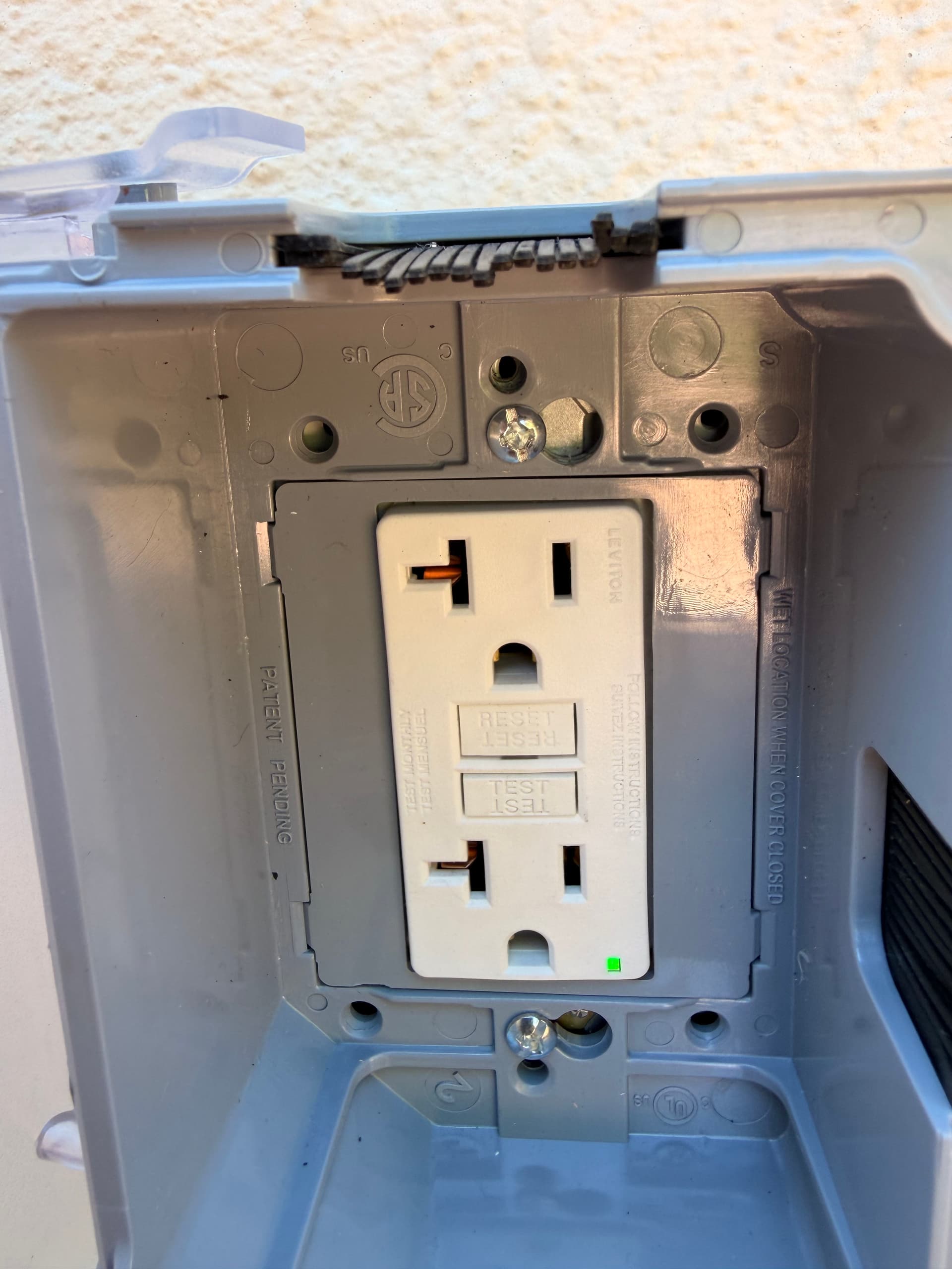 Gallery photos for Dead Outdoor Outlet Fixed with a Fresh GFCI and Weatherproof Cover: Image #4