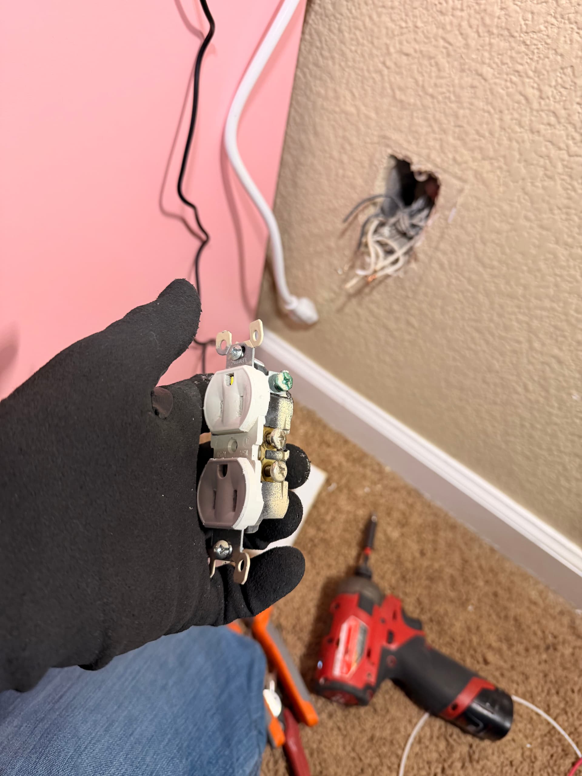 Gallery photos for Expert Electric Outlet Installation: Image #2